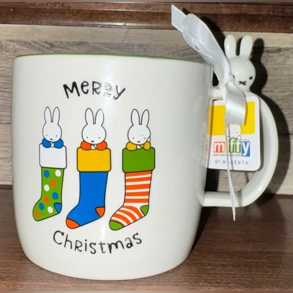Super Cute 🥰 🐰🎄Miffy By Magenta Merry Christmas Mug with Miffy 🐰 3D Figurine - Picture 3 of 13